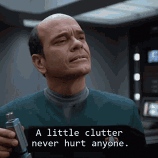 star-trek-voy-clutter